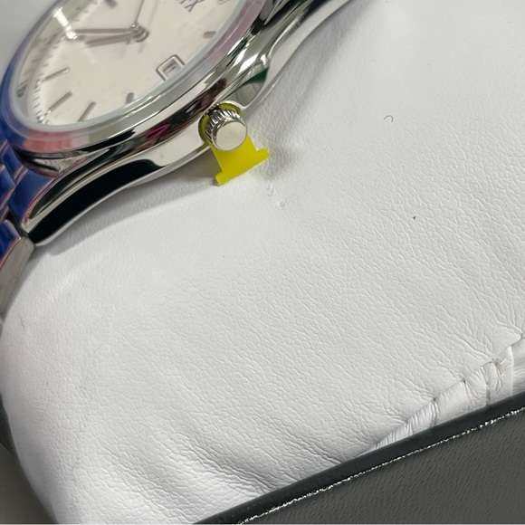 🕰BULOVA STAINLESS STEEL WATCH - Picture 3 of 9